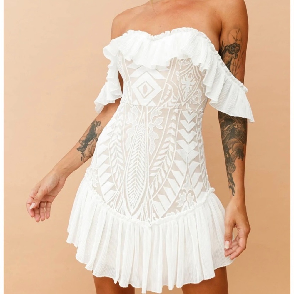 Boho White Off-Shoulder Summer Dress. Size Medium.